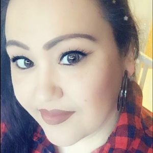 Meet your Posher, Marina